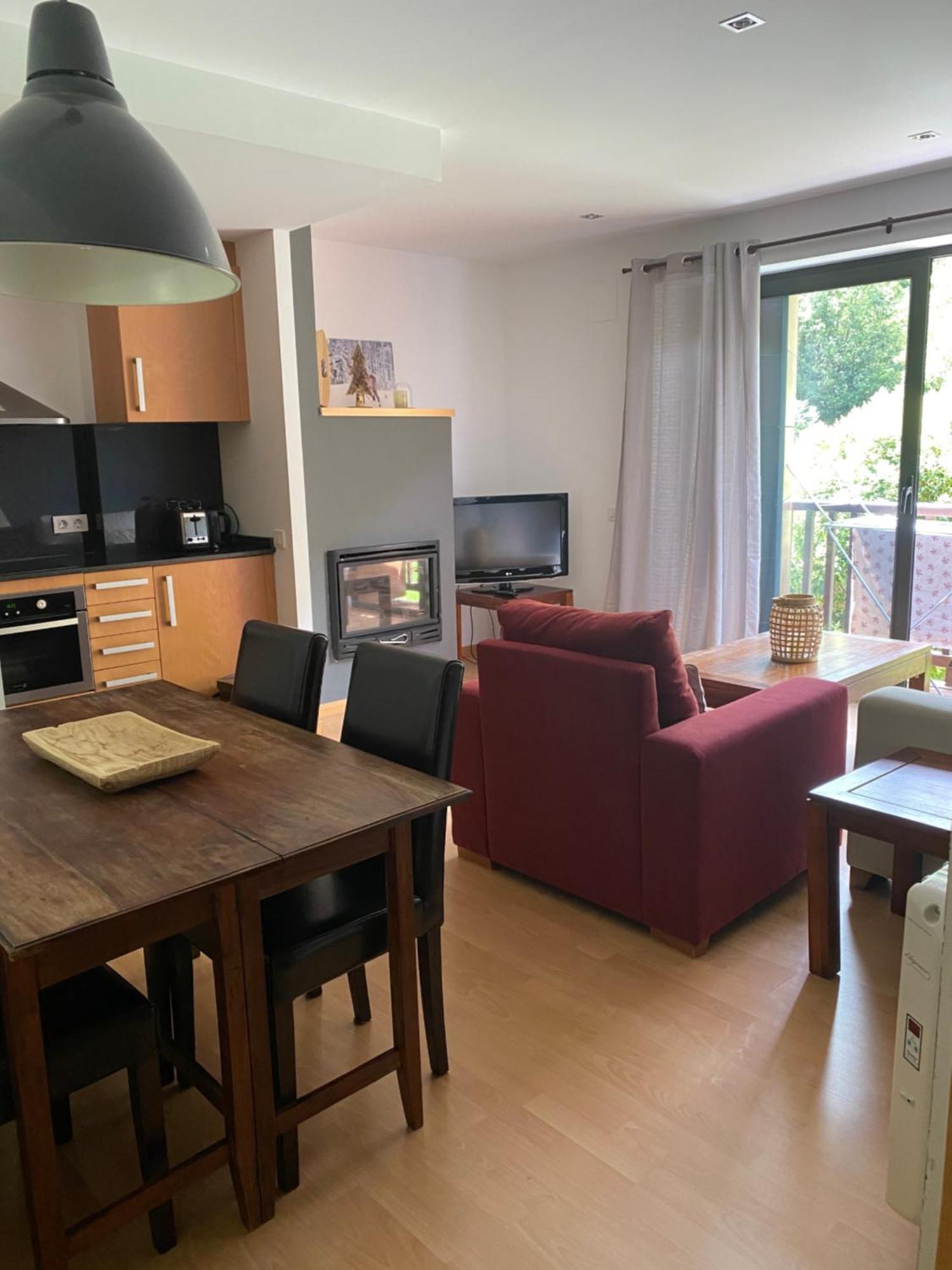 Apartament Hug Roger Valencia D'Aneu Esterno foto