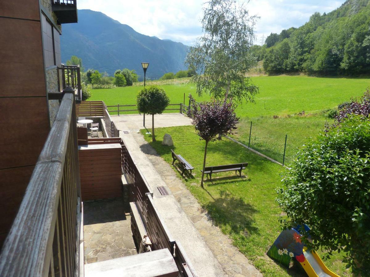 Apartament Hug Roger Valencia D'Aneu Esterno foto